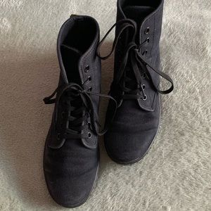 Dr. Martens Shoreditch Canvas sneakers